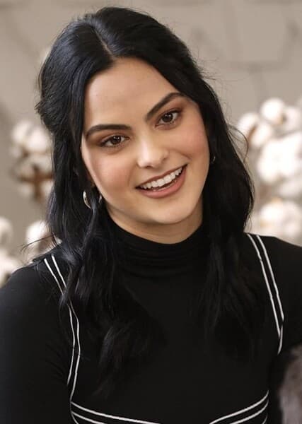 Camilla Mendes
