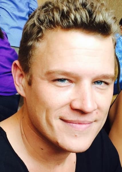 Christopher Egan