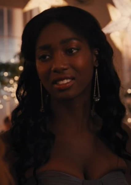 Erika Gogan (Carrie 2013)