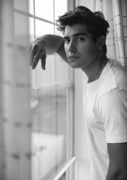 Henry Zaga
