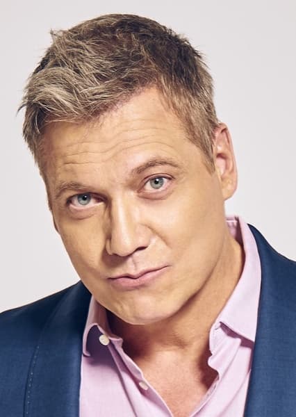 Holt McCallany