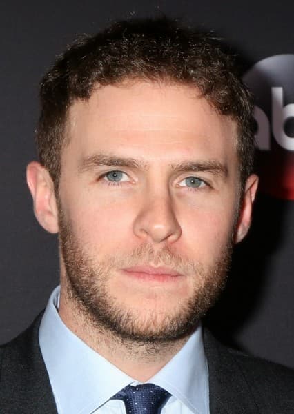 Iain De Caestecker