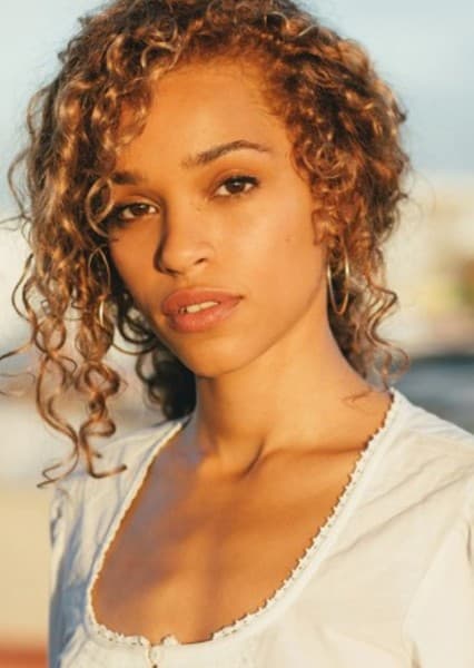 Izzy Bizu