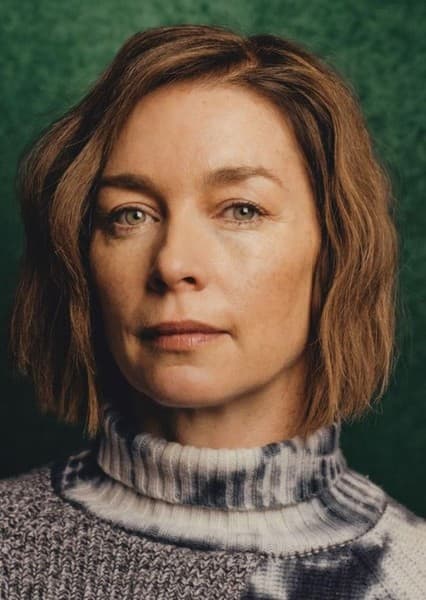 Julianne Nicholson