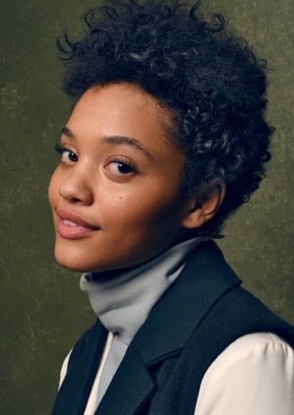 Kiersey Clemons