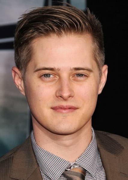 Lucas Grabeel