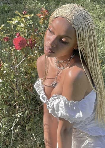 𝑷𝒂𝒏𝒅𝒐𝒓𝒂 𝑹𝒐𝒔𝒊𝒆𝒓