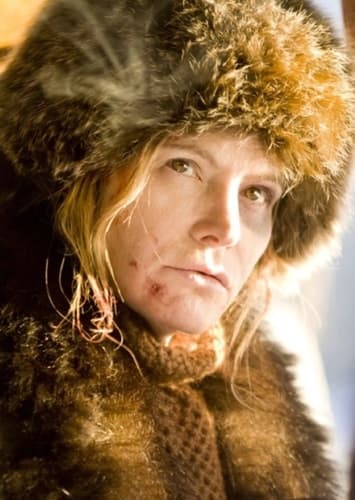 Jennifer Jason Leigh