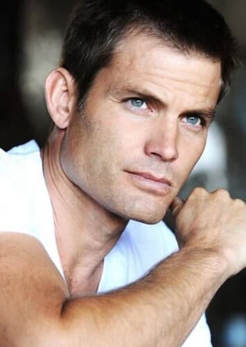 Casper Van Dien