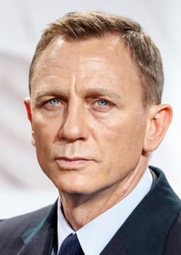 Daniel Craig