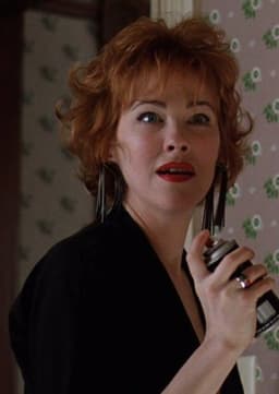 Delia Deetz
