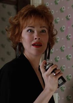 Delia Deetz