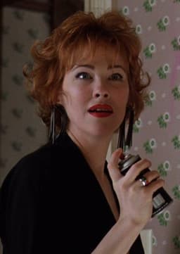 Delia Deetz