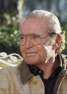 Noah Calhoun (older)