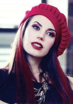 Rúbia/Chapeuzinho Vermelho