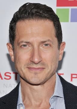 Sasha Roiz