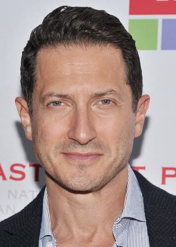 Sasha Roiz