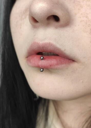 Vertical Labret