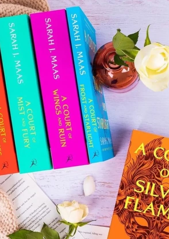 A COURT OF THORNS AND ROSES ACOTAR